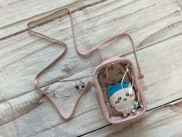 クリア素材なため、ぬいぐるみを入れて持ち歩いても◎