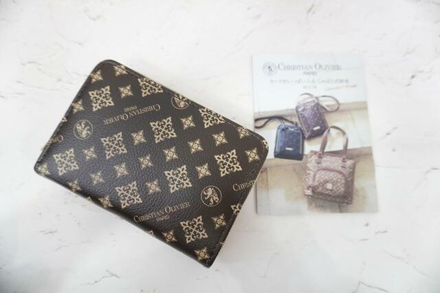 【CHRISTIAN OLIVIER PARIS（クリスチャン オリビエ パリ）カードがいっぱい入る じゃばら式財布BOOK】（Chocolat×Rouge）価格：2,497円（税込）