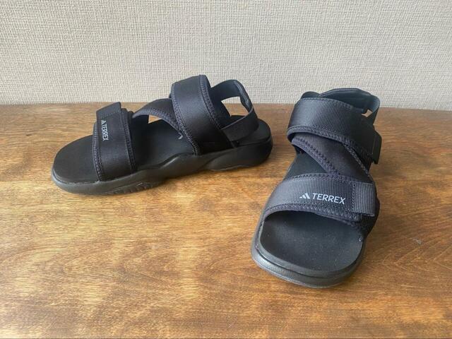 【adidas テレックス Sumra サンダル】サイズ展開は23.5〜29.5cm（1cm刻み）。カラーは5種類です（記事執筆時点）