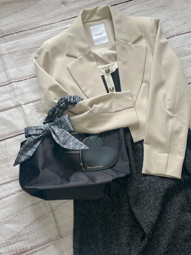 ツイードドレス＆ショート丈のジャケットのレディなコーディネートに合わせてみました♪