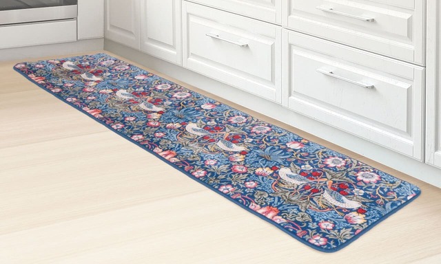 「モリス 洗えるキッチンマット」約45×120cm ￥2,178（税込）/ 約45×180cm ￥3,278（税込）/ 約45×240cm ￥4,378（税込）