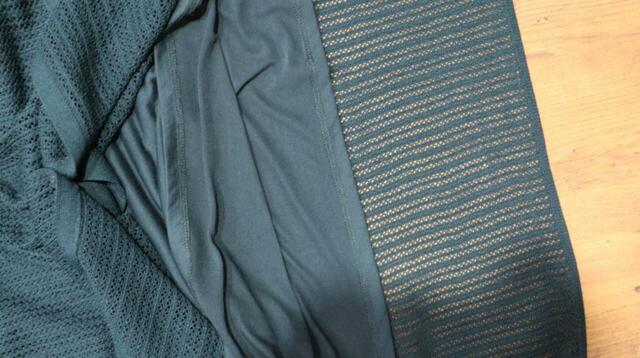 【ユニクロ レースニットワンピース】インナーワンピースはニットワンピースより10cmほど短めです