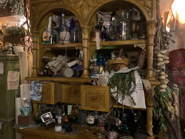 どこもかしこもごちゃごちゃ