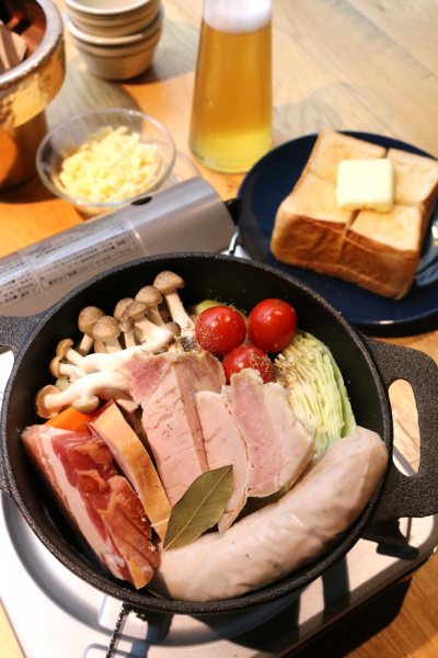 〆は、自家製パンでの“つけパン”