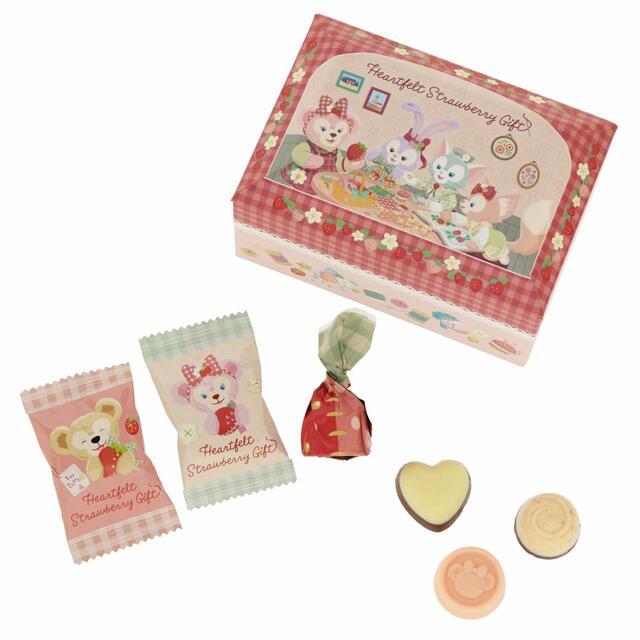アソーテッド・チョコレート 1,300円｜東京ディズニーリゾート「ダッフィー＆フレンズのハートフェルト・ストロベリーギフト」スペシャルグッズ｜販売店舗：東京ディズニーシー「マクダックス・デパートメントストア」｜発売日：2024年1月15日（月）