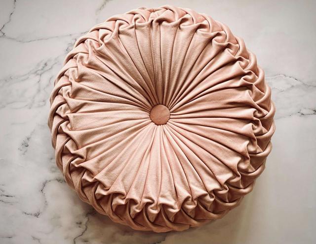 円形クッション（ダリア2 RO)／くすみカラーで高級感抜群