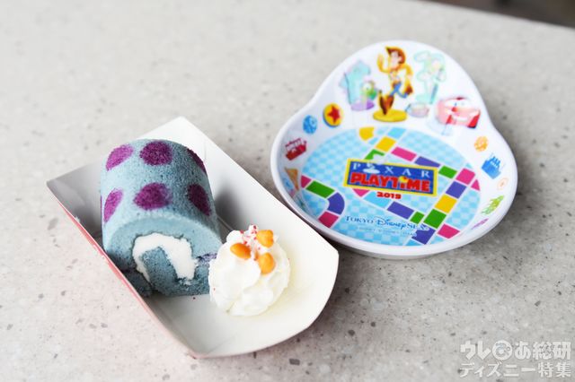 クリームロールケーキ、スーベニアプレート付き