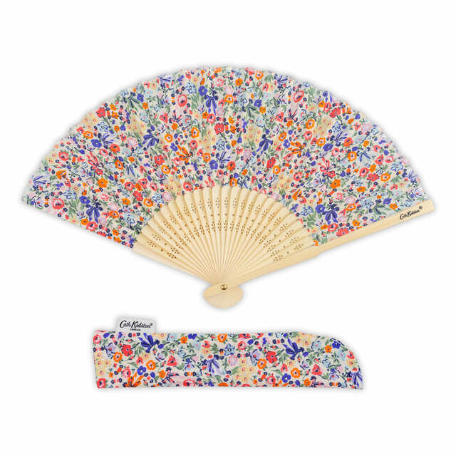 【キャス キッドソン】日本限定JAPAN EDITIONシリーズ「扇子」Harmony Ditsy　4,950円／とても人気の高い小花柄のアートを施した扇子