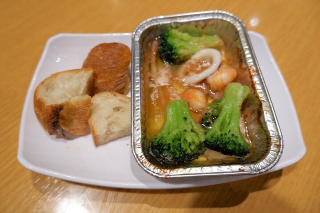 海老とイカのアヒージョ