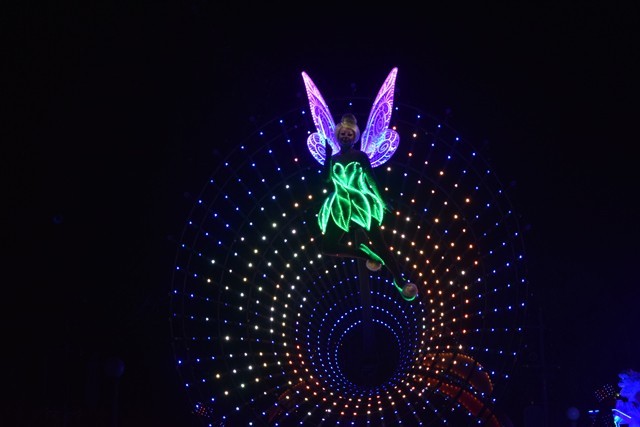 ディズニー・ペイント・ザ・ナイト・パレード｜香港ディズニーランド・リゾート