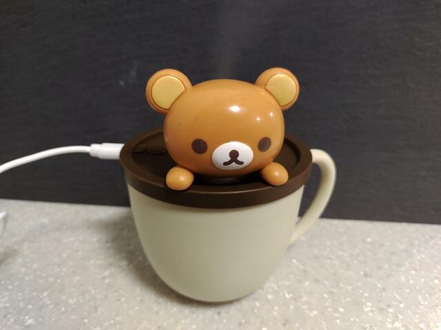 【リラックマ コーヒーカップでだららん加湿器】細かい水の霧が噴出されます