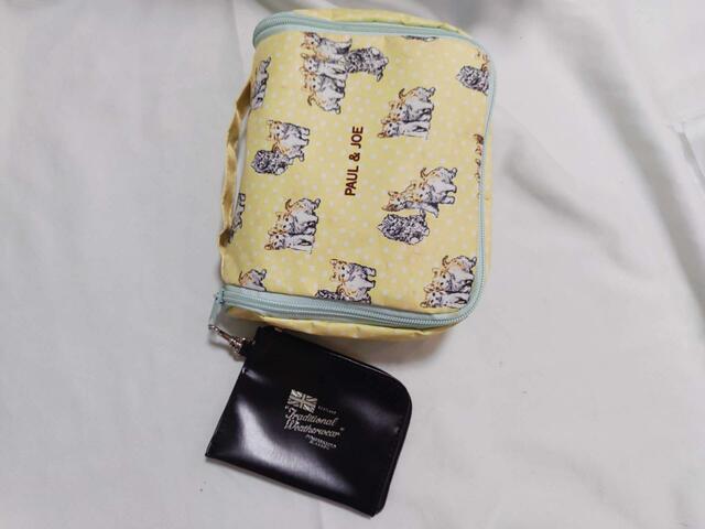 他のポーチやバッグにも付けられます