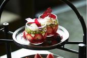 苺の小さなパフェ