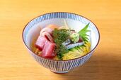 「目の前で仕上げる一皿」<期間:2026年7月1日〜8月31日>【【沖縄】海を眺めながら贅沢な“和”朝食体験!焼きたての「あぐー味噌漬け焼き」や海ぶどうが彩りを添える「海鮮丼」も登場!】