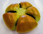 〈金谷ホテルベーカリー〉季節のあんぱん・よもぎ