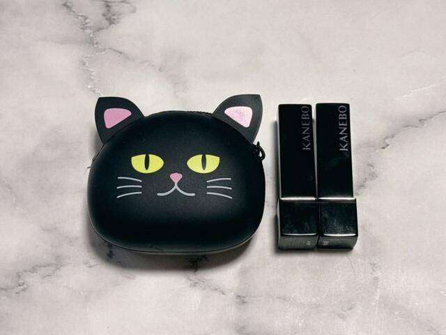 口紅が2本入る大きさ