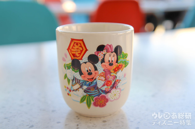 練乳ムース＆ストロベリーゼリー、スーベニアカップ付き 750円