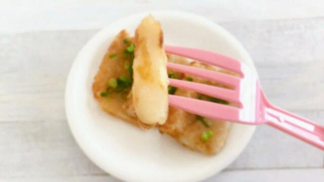 もちもち。好きな形に成形して焼くことができます。