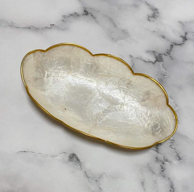 【ナチュラルキッチン】金縁カピスシェルトレーフリル／税込330円