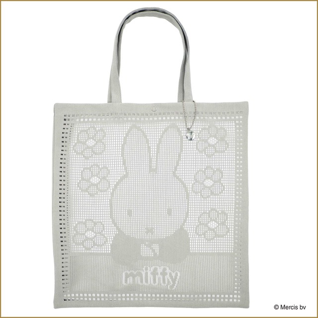 【横浜元町近沢レース店「ミッフィー 近沢レース店 レースバッグ」】A4サイズがすっぽり入る大きさ。さまざまなシーンで使えます◎