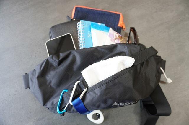 アウトドアグッズやお出かけ時のマストアイテムを入れてみたところ