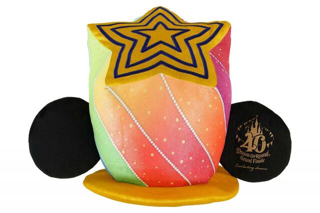 クッション 5,500円｜東京ディズニーリゾート40周年“ドリームゴーラウンド”グランドフィナーレ スペシャルグッズ｜発売日：2024年1月23日（火）｜販売店舗：東京ディズニーランド「グランドエンポーリアム」、東京ディズニーシー「エンポーリオ」