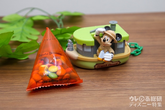 カラフルチョコレート、ミニスナックケース付き ¥950