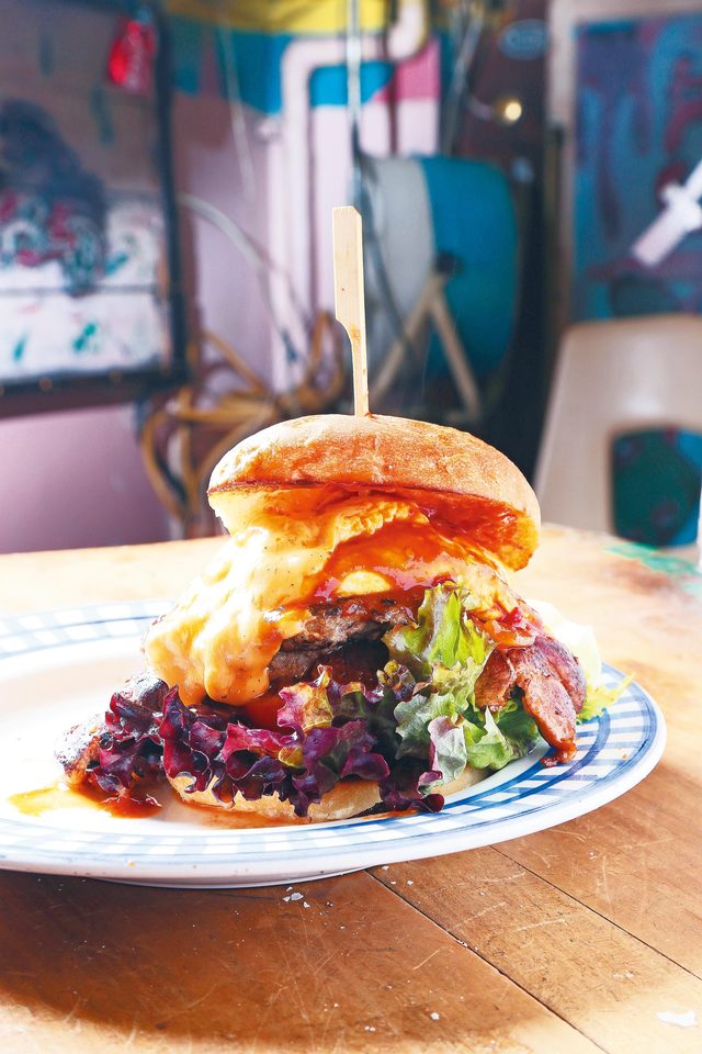 ANY’s BURGER　PBEチーズバーガー  1200円