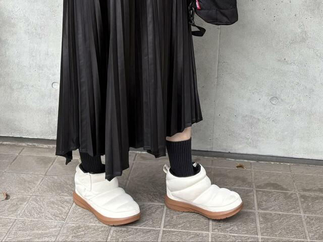 【ワークマン　防寒ブーツ ケベックショート】靴底のクッション性は控えめですが、スニーカーと同じような素材。3kmほど歩いても足の裏が痛くなったりすることはありませんでした！