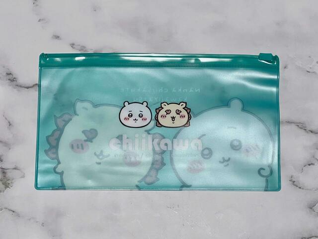 裏面にもイラスト入り！