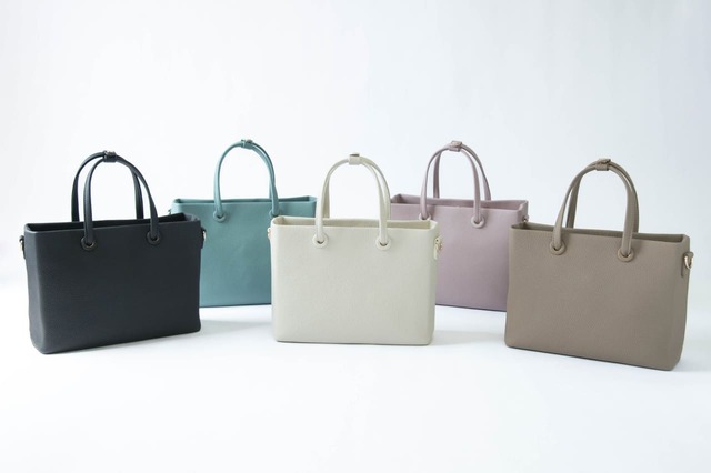 【しまむら「本革仕立ての大人向けレザーバッグ」】カラーは、ブラック、ブルー、ホワイト、ピンク、ベージュの5種類