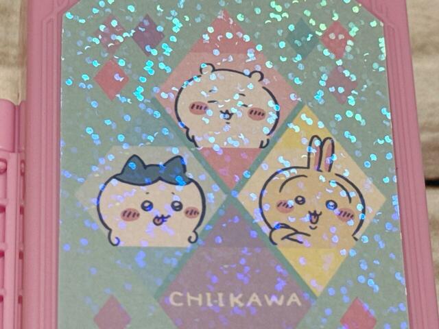 ちいかわ、ハチワレ、うさぎの3人が登場。三者三様の表情、ポージングが尊い!