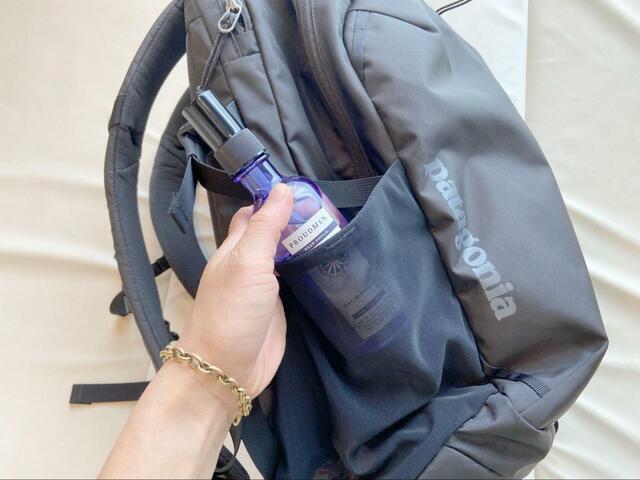 【プラウドメン スーツリフレッシャー】マザーズバッグとして使用しているリュックのサイドポケットにも余裕で入ります