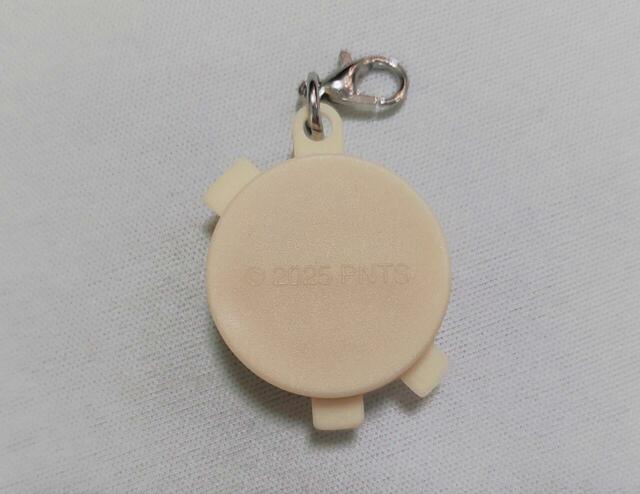 裏には「2025 PNTS」と薄く書かれている