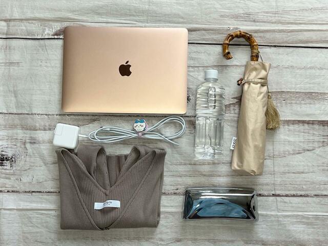 メイン収納に入れたものはこちら