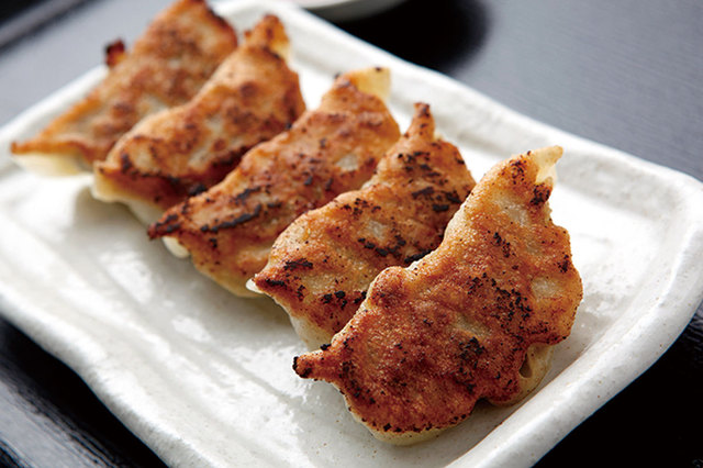 ぢゅるり（赤坂）・蕎麦粉入り焼餃子　520円