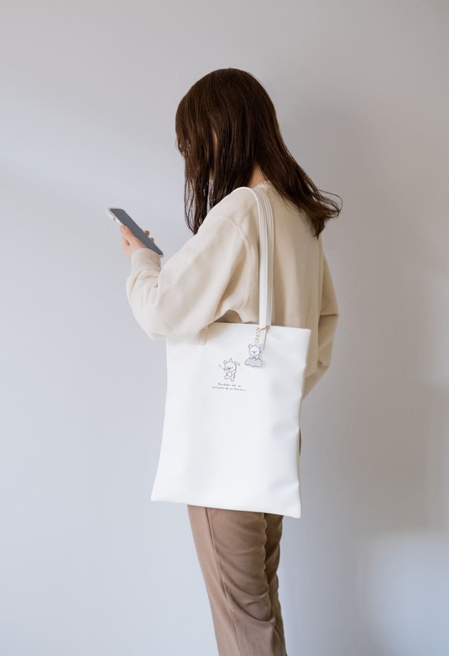【リラックマ】「トートバッグ」縦型でフラット、肩にかけられる長めの持ち手がポイント