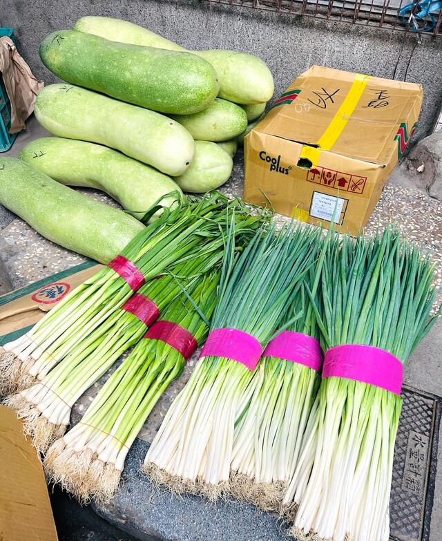 【台湾食べ歩きの旅 #7】羅東のある宜蘭（イーラン）県は野菜全般が美味しいことで知られている。なかでもネギは格別。三星葱というブランドのネギが有名