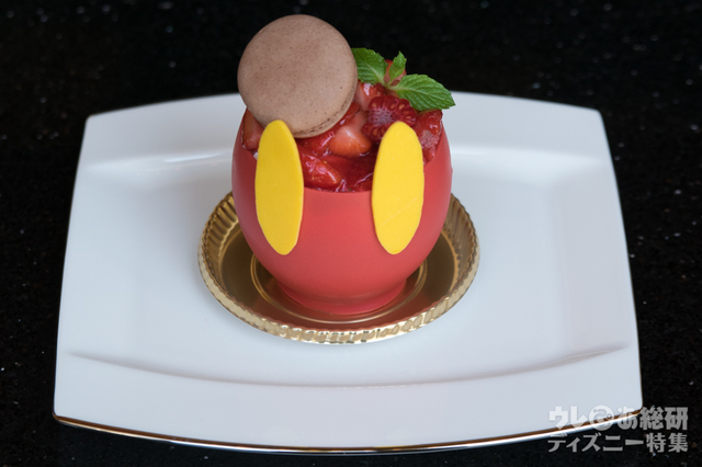 ハイピリオン・ラウンジ スペシャルケーキセット 1,700円｜ディズニーアンバサダーホテル