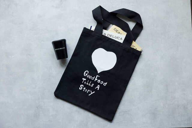 【DEAN ＆ DELUCA】アニバーサリーを祝うシンプルな縦長トートバッグ