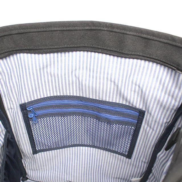 【moz新色】ファスナー付きのメッシュポケットを完備