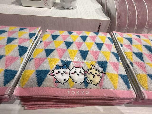ちいかわパークのロゴ入りのタオルも！