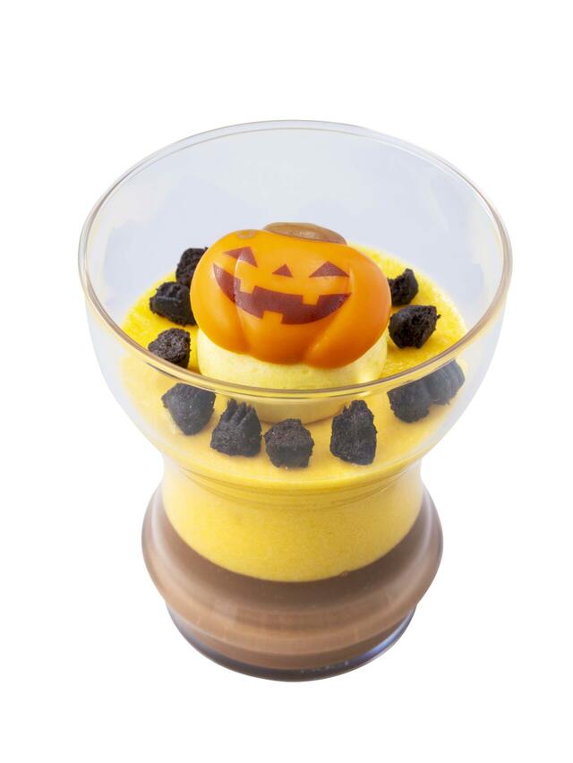 【ディズニー・ハロウィーン】スペシャルメニュー パンプキンムース&チョコプリン| ¥550 販売場所:プラズマ・レイズ・ダイナーほか、ザンビーニ・ブラザーズ・リストランテ ほか