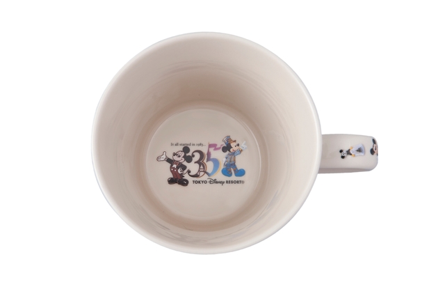 マグ 1,400円｜直径約10.5×高さ約8.5cm｜東京ディズニーリゾート35周年“Happiest Celebration! ”スペシャルグッズ