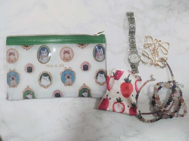 時計やブレスレットなど、たっぷり収納できた