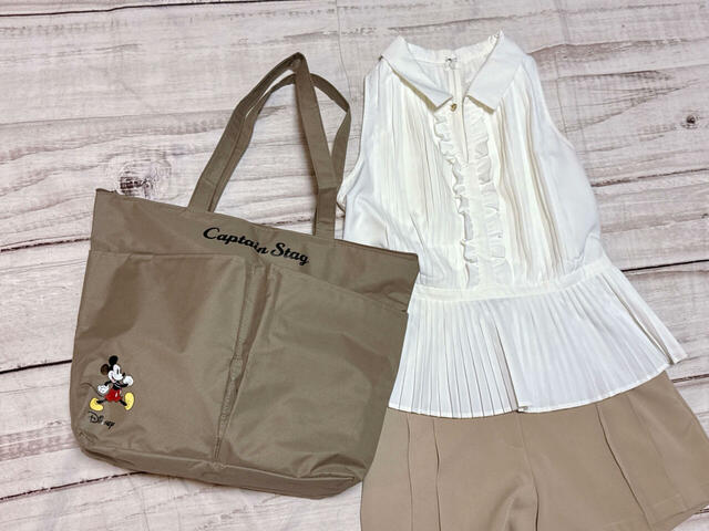 フェミニンなミニスタイルに合わせてもかわいい