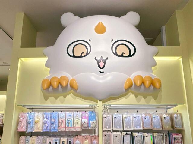 迫力満点なあのこは、店内奥の上部にいます！