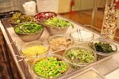 生野菜たっぷりサラダバー