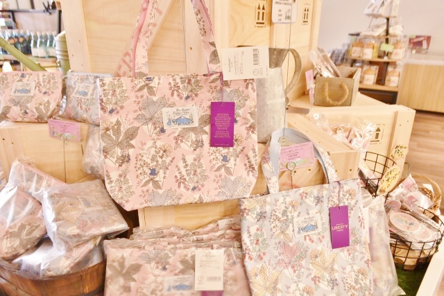 リバティープリントランチトート