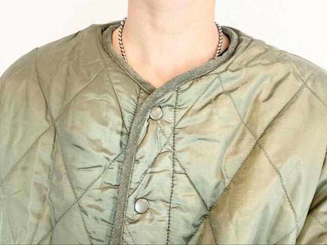 【coca ウォッシャブル キルティングリバーシブルボアブルゾン】フロントボタンを全部しめても首元がもたつかないのが嬉しい♪